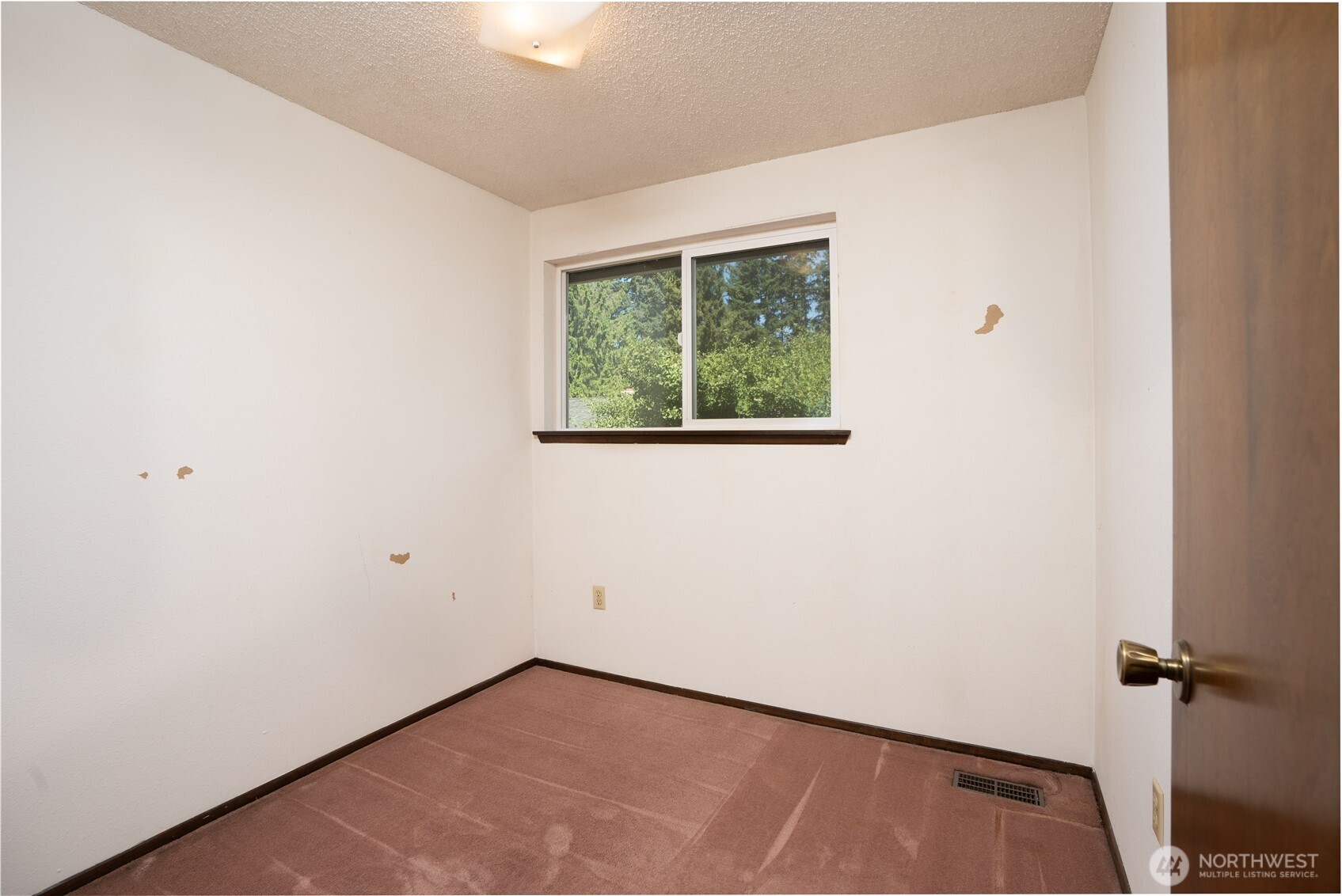 10907 E 151st Street Property Photo 18
