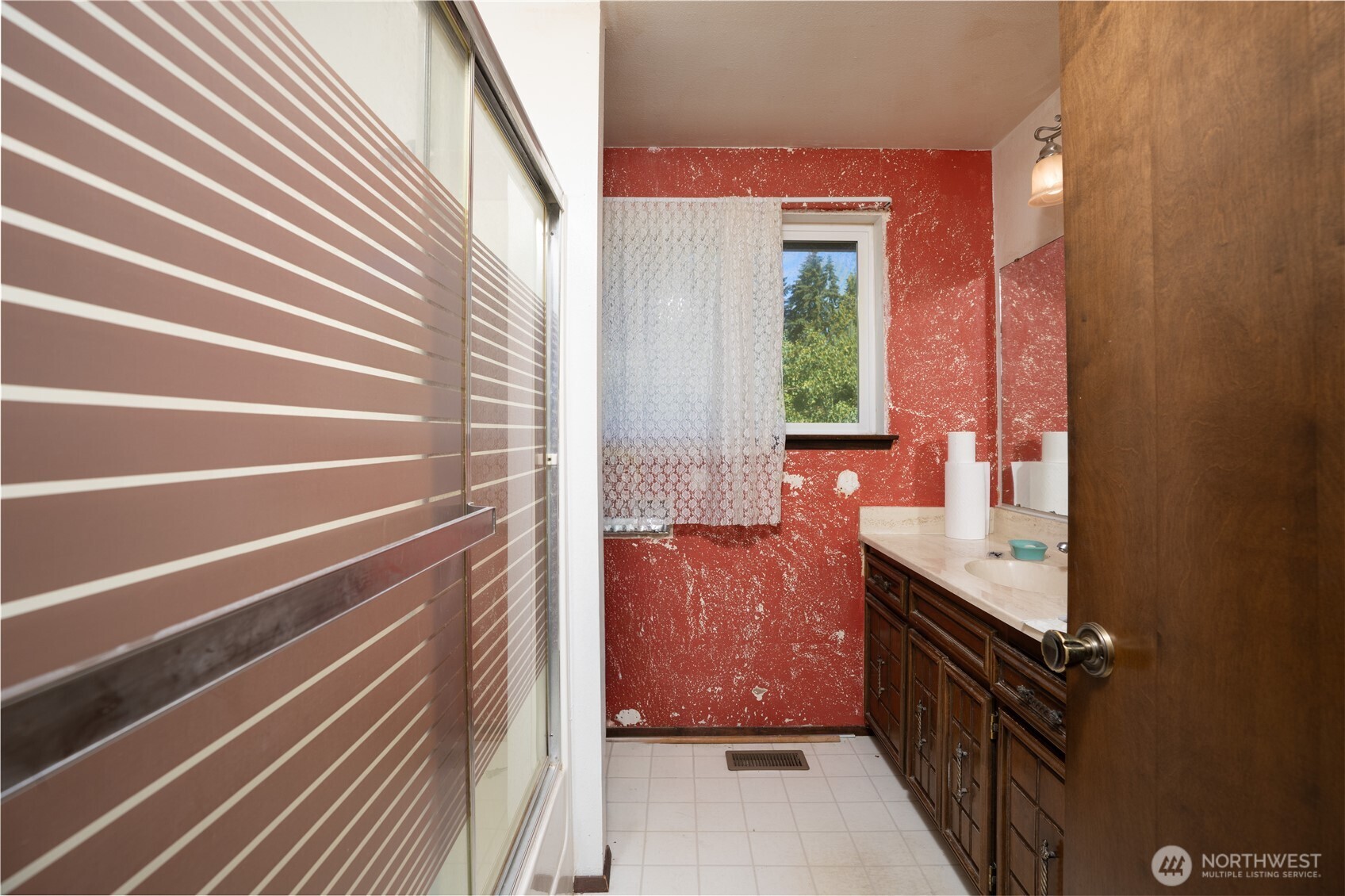 10907 E 151st Street Property Photo 20