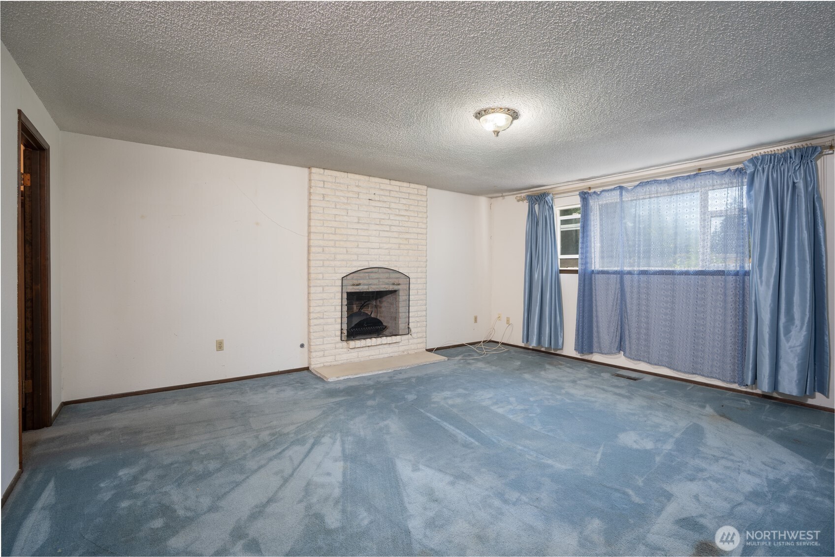 10907 E 151st Street Property Photo 23
