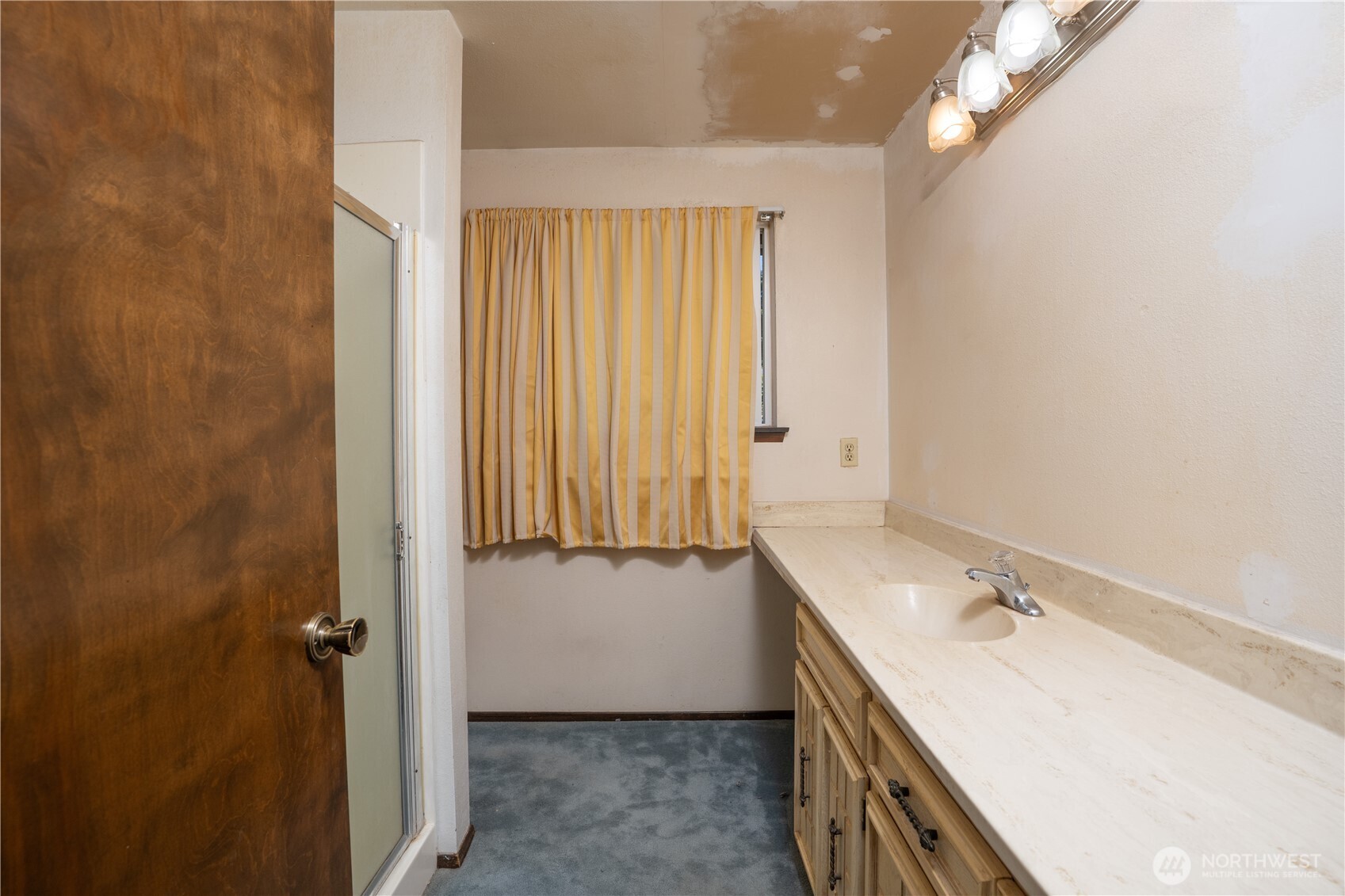 10907 E 151st Street Property Photo 25