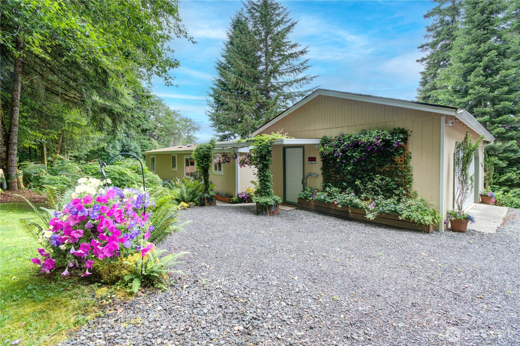 140 Leland Road Property Photo 4