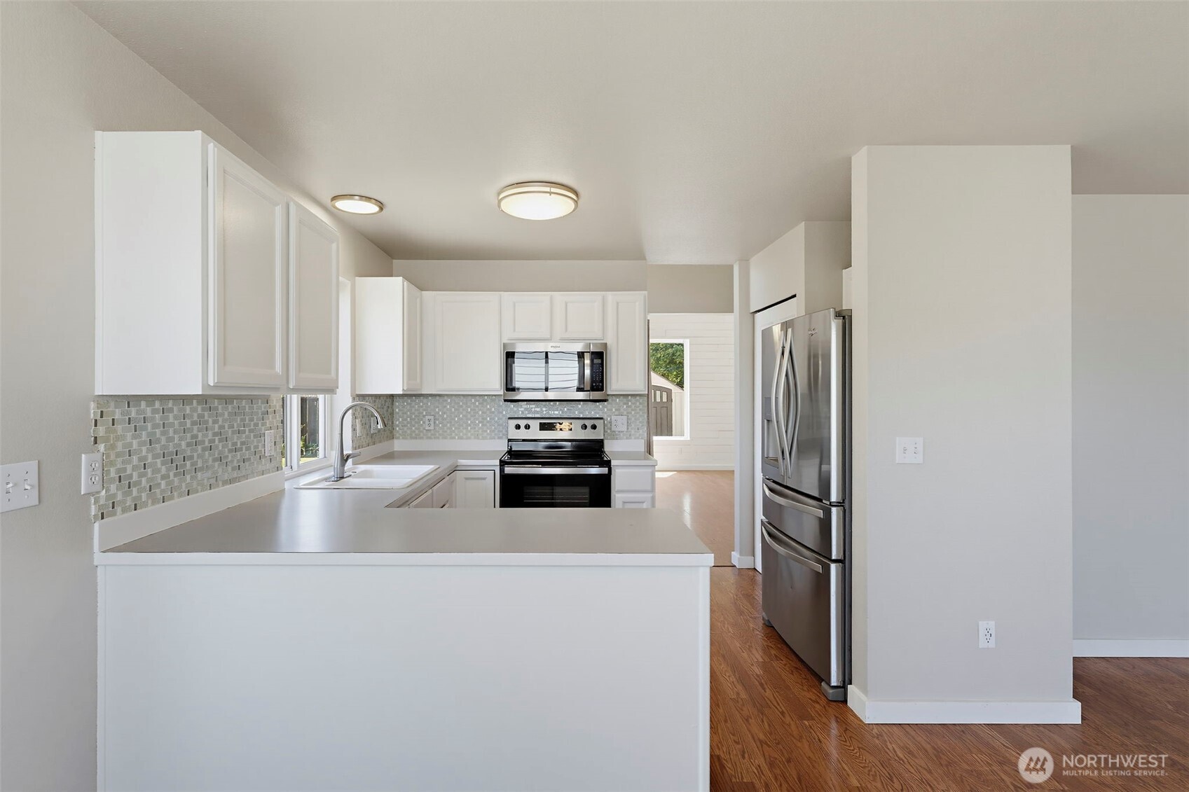 402 Orting Avenue Property Photo 10