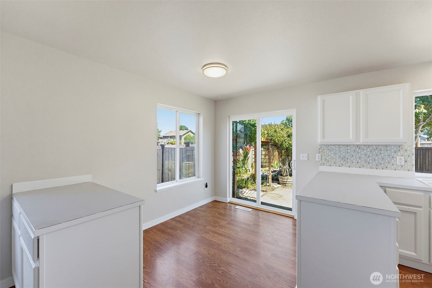 402 Orting Avenue Property Photo 11