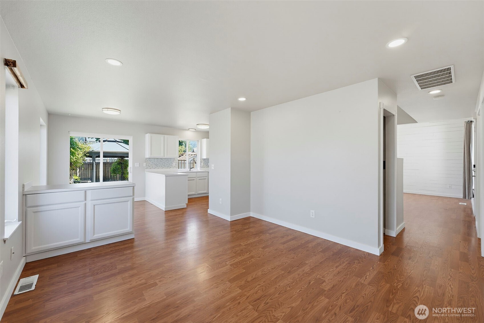 402 Orting Avenue Property Photo 15
