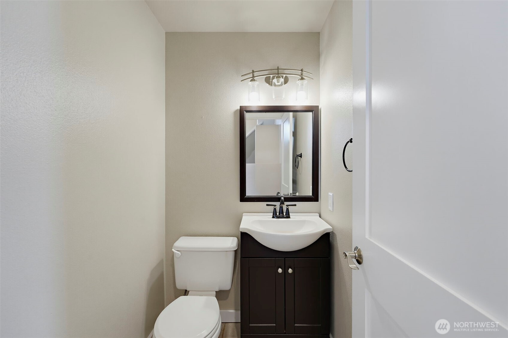 402 Orting Avenue Property Photo 17