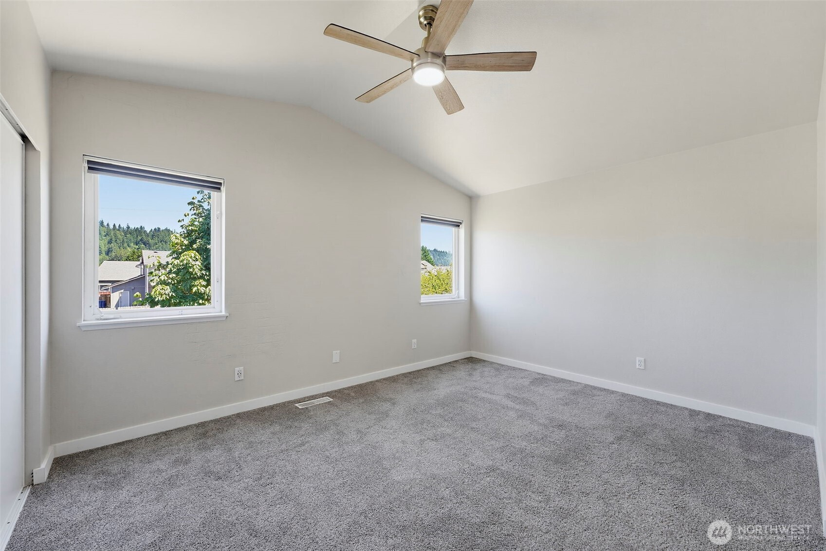 402 Orting Avenue Property Photo 23