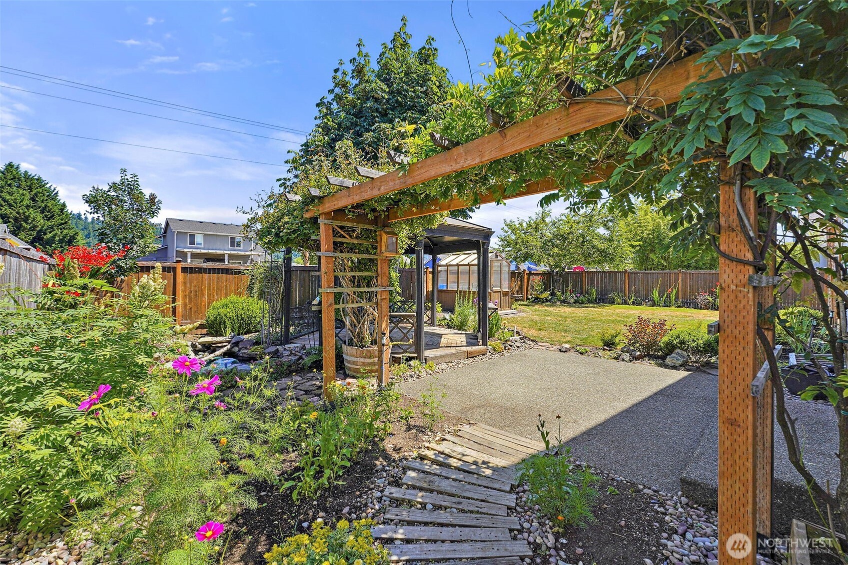 402 Orting Avenue Property Photo 26