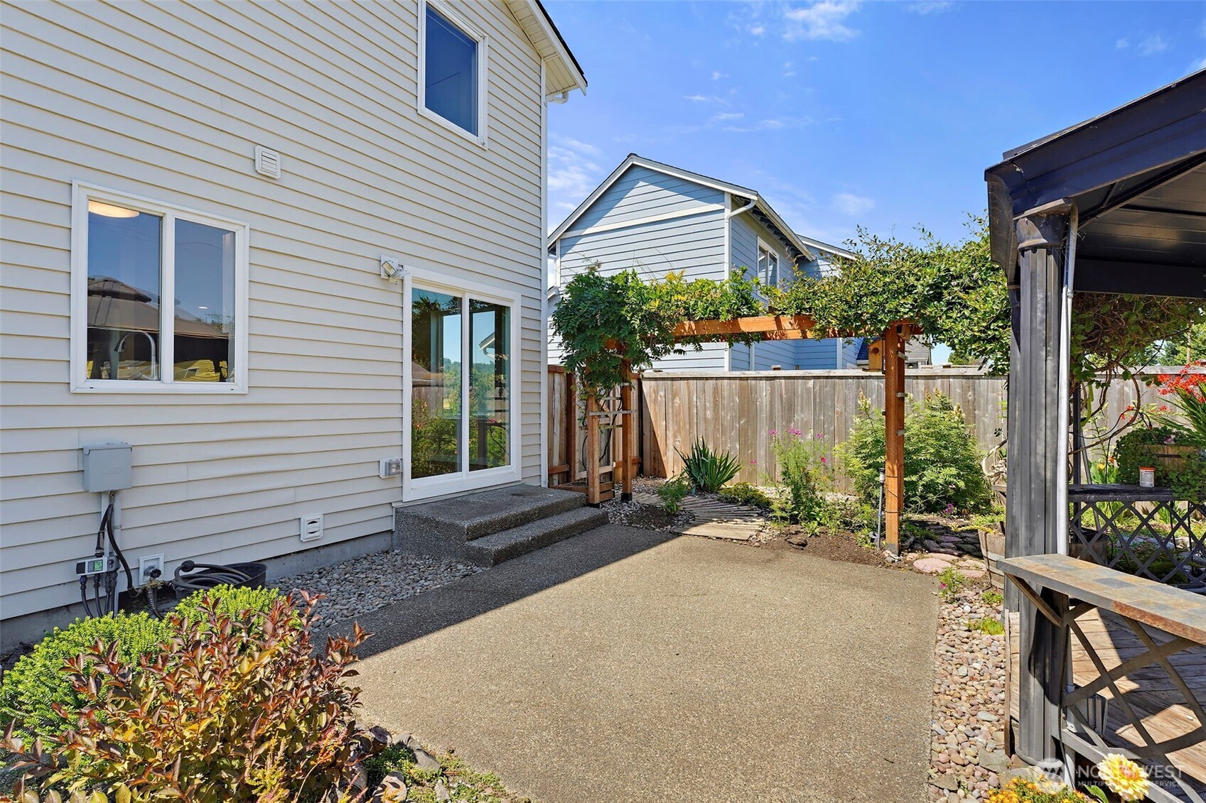 402 Orting Avenue Property Photo 30