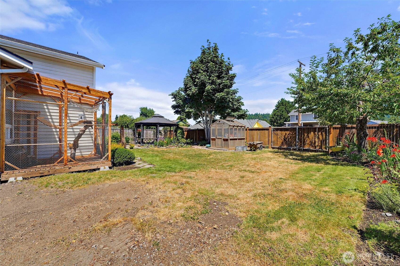 402 Orting Avenue Property Photo 34