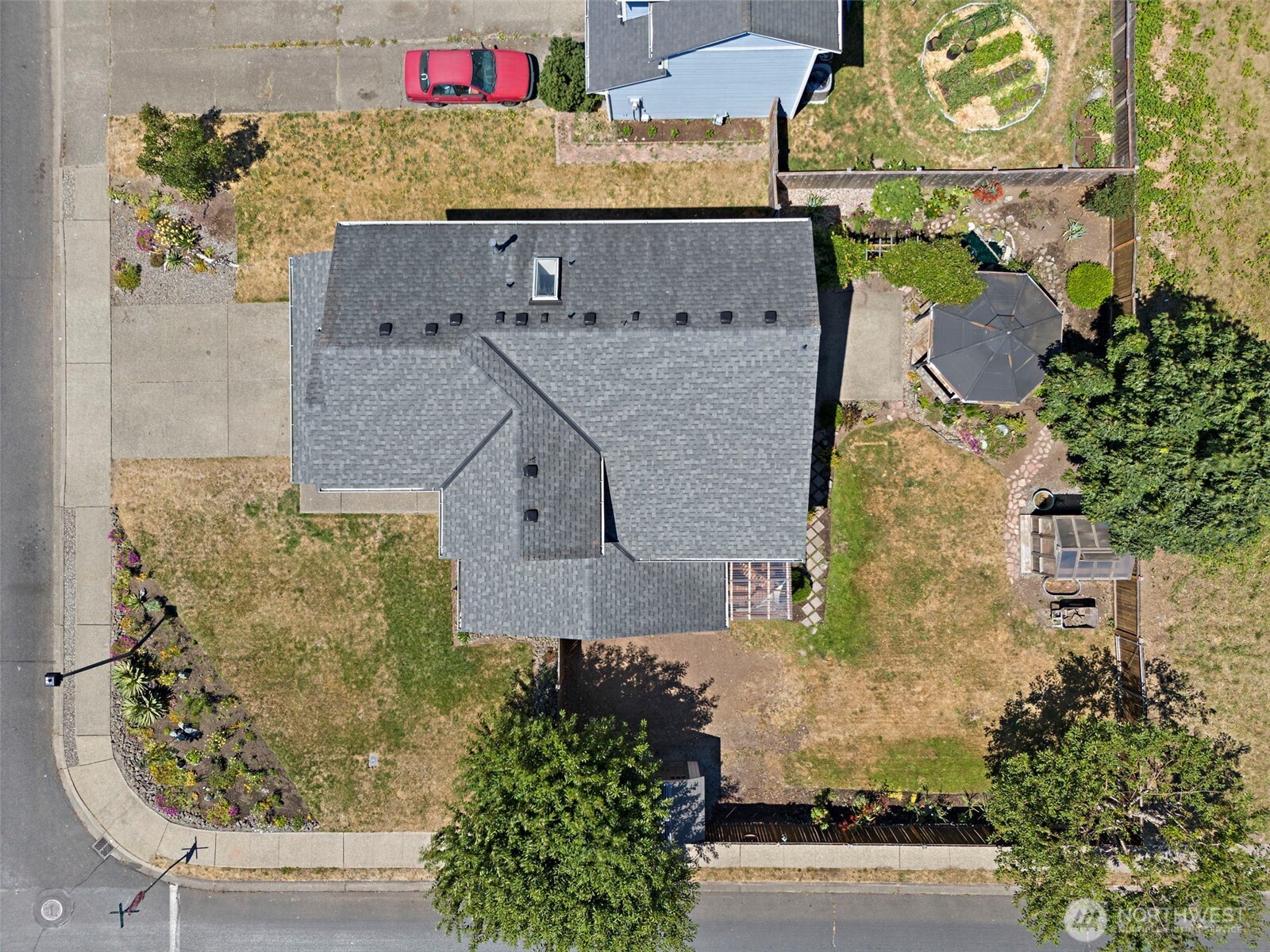 402 Orting Avenue Property Photo 36