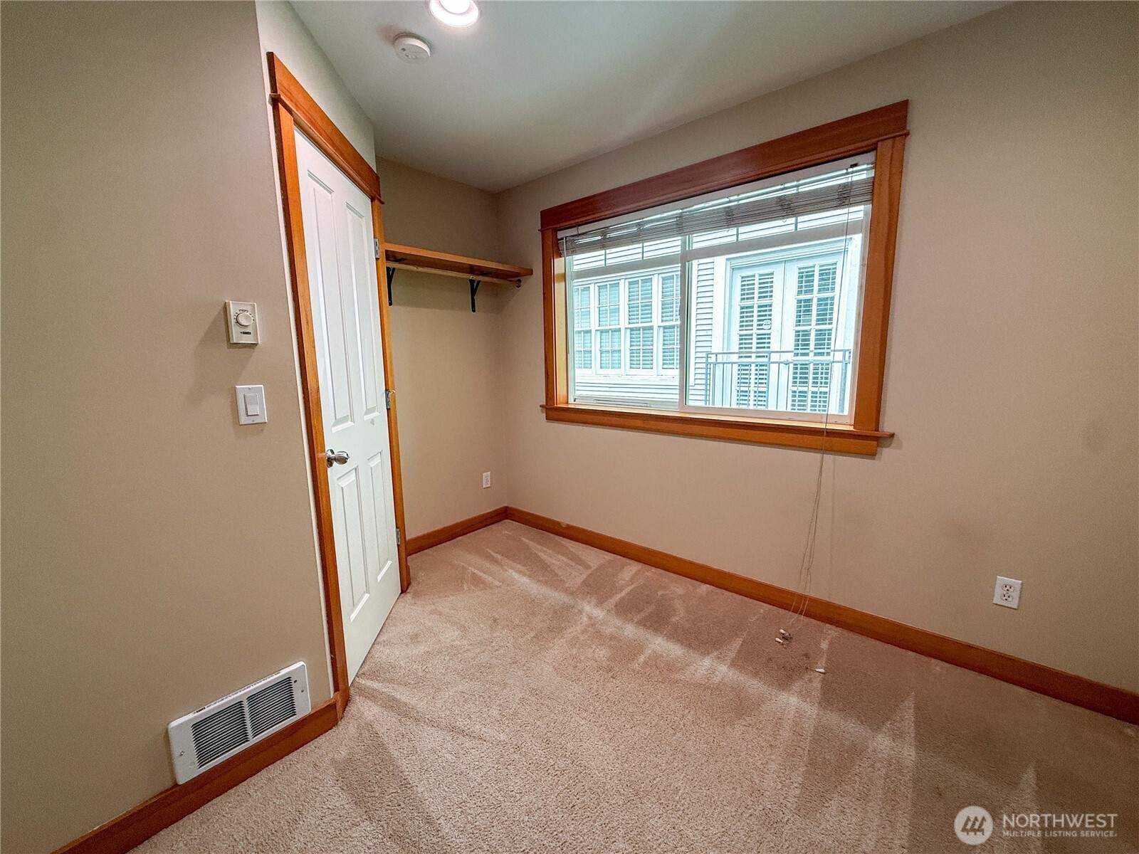 2325 Franklin Avenue A Property Photo 12