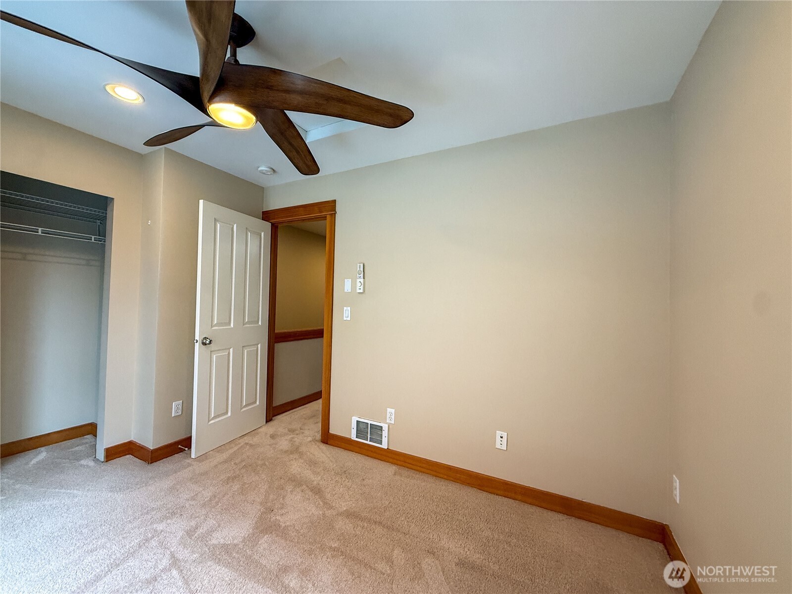 2325 Franklin Avenue A Property Photo 15
