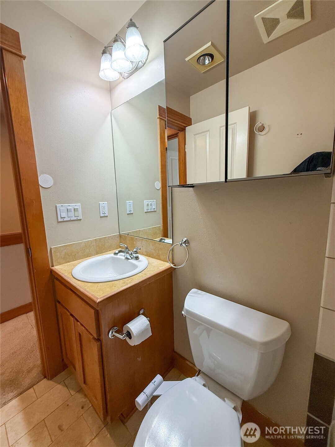 2325 Franklin Avenue A Property Photo 17