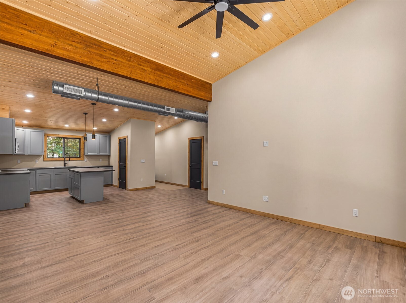 22401 Shetland Road Property Photo 10