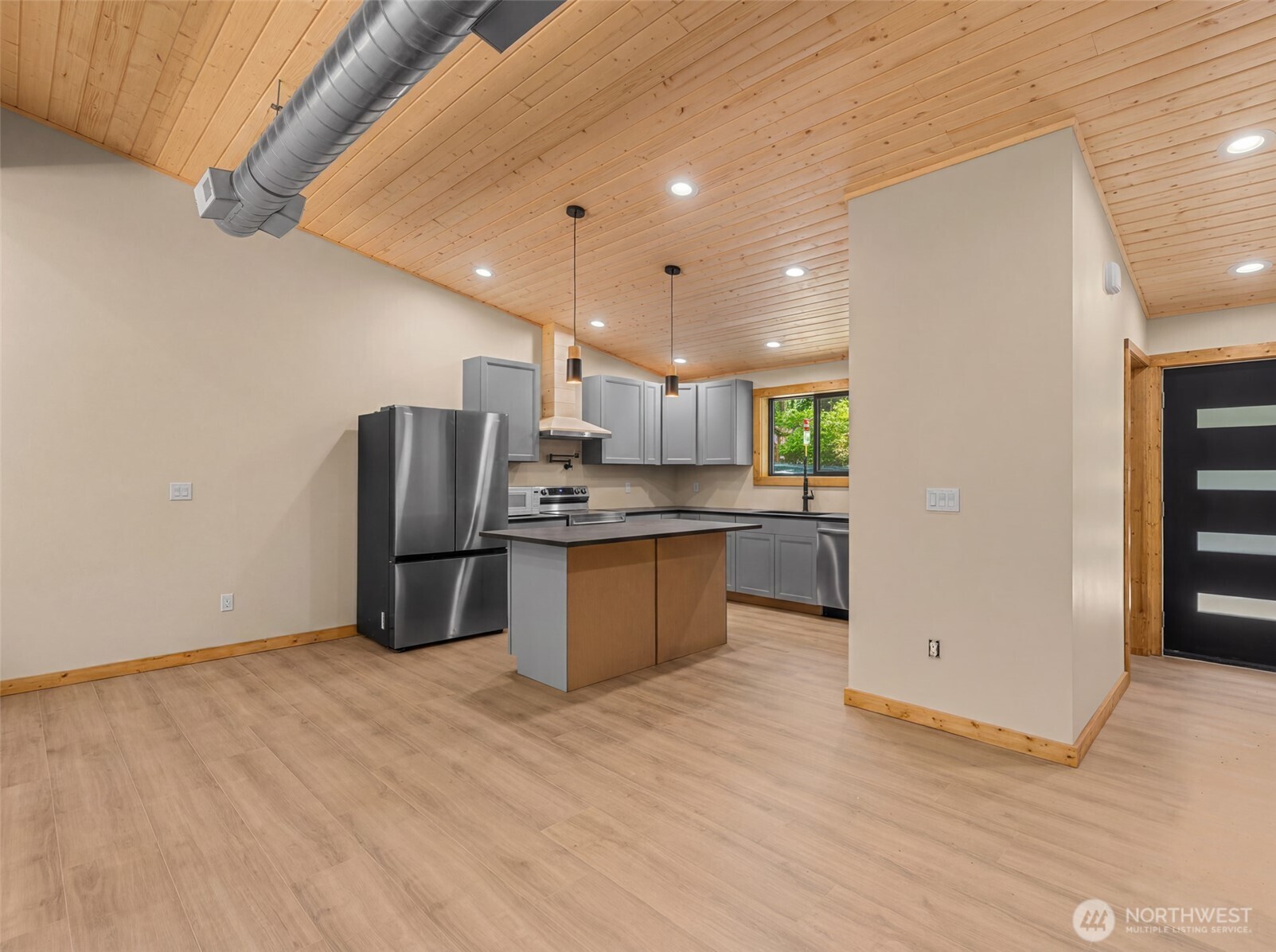 22401 Shetland Road Property Photo 12
