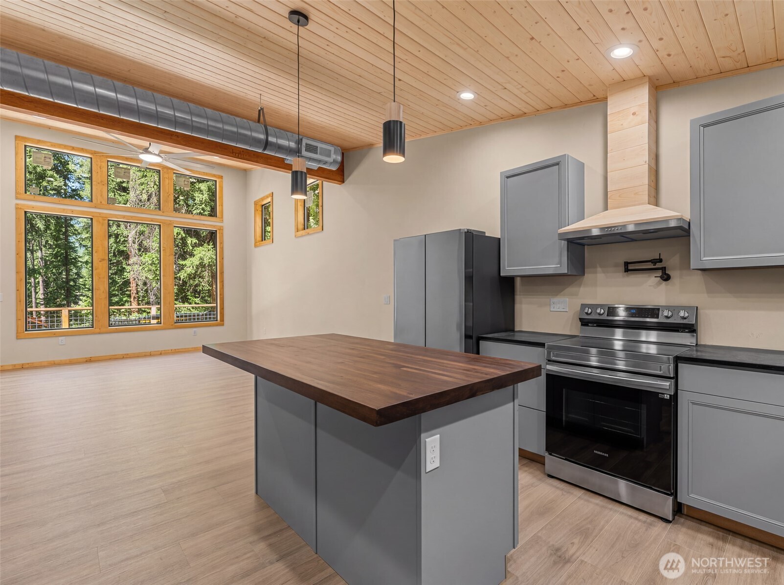 22401 Shetland Road Property Photo 14