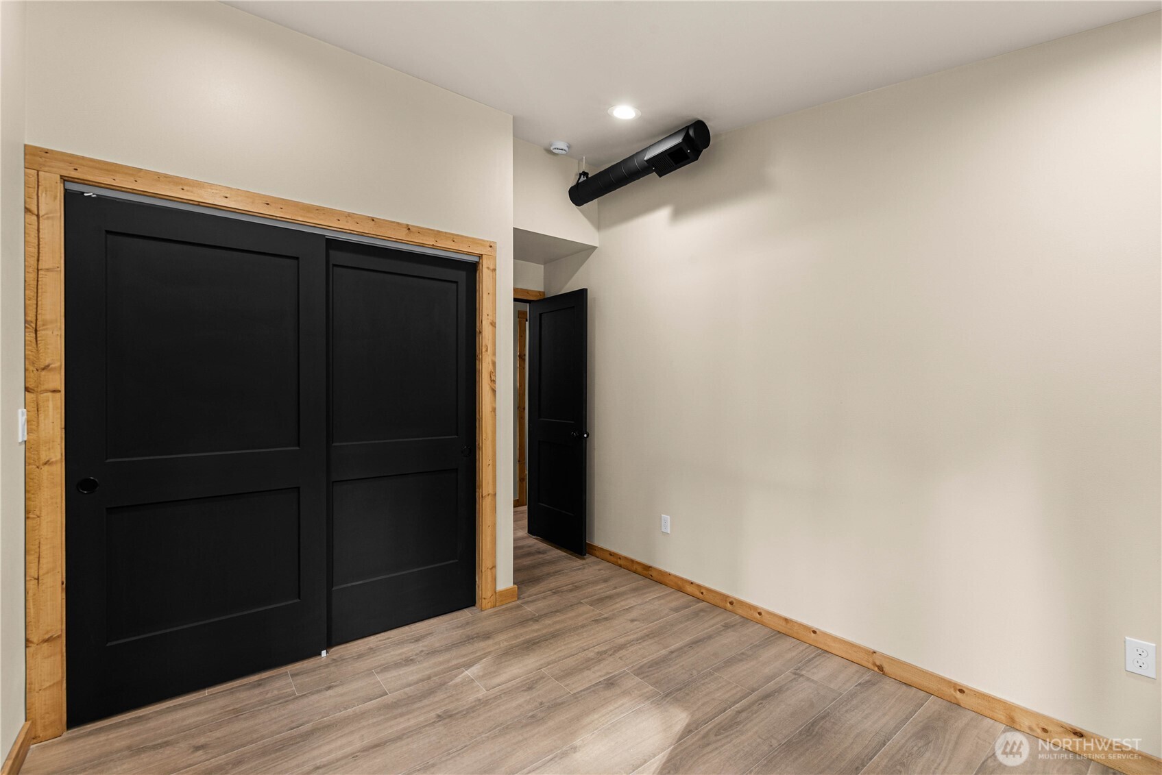 22401 Shetland Road Property Photo 23
