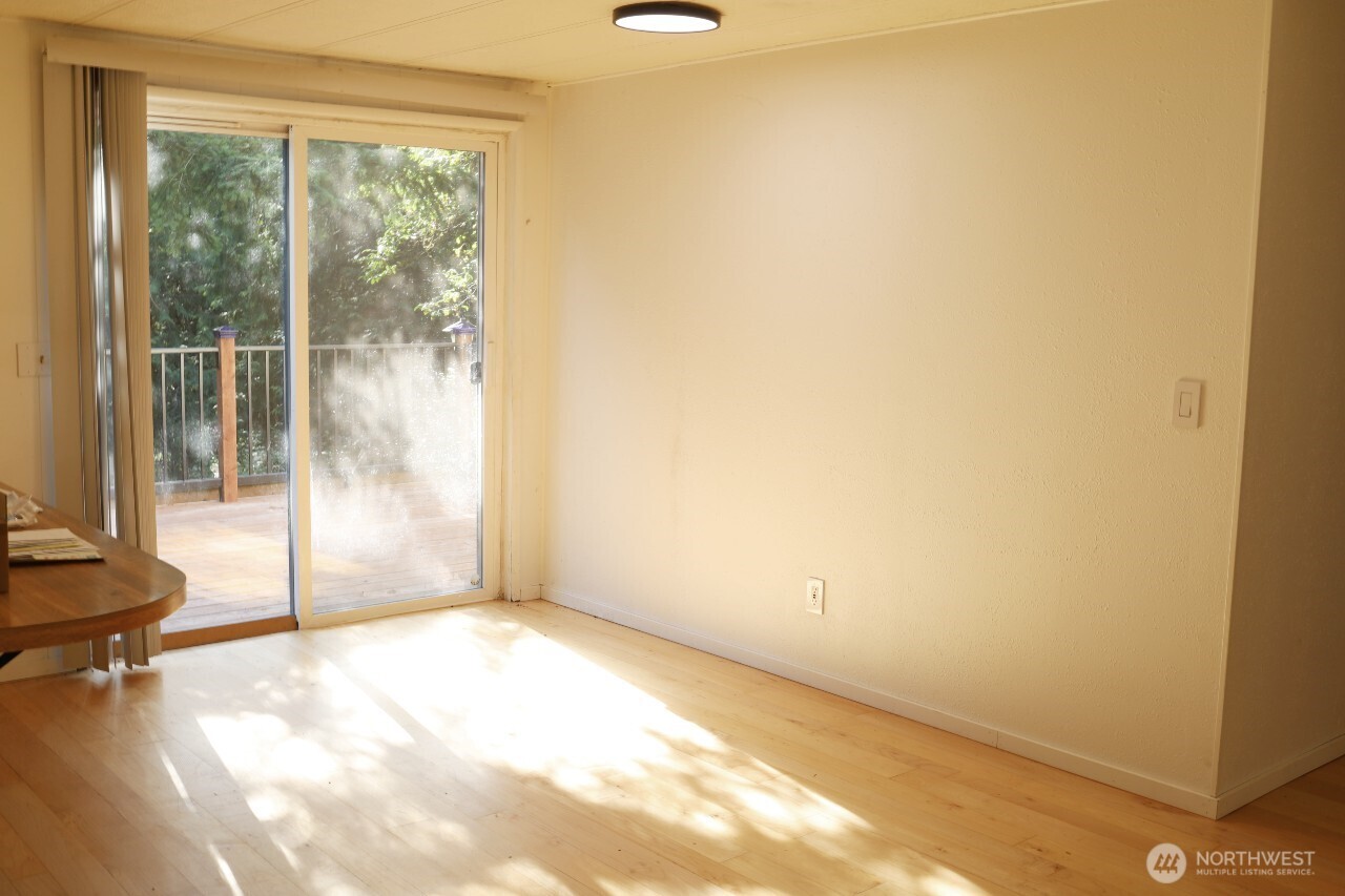 1924 Elger Bay Road Property Photo 6