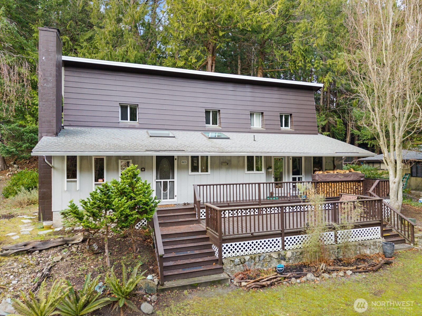 603 Shelter Bay Drive Property Photo 2