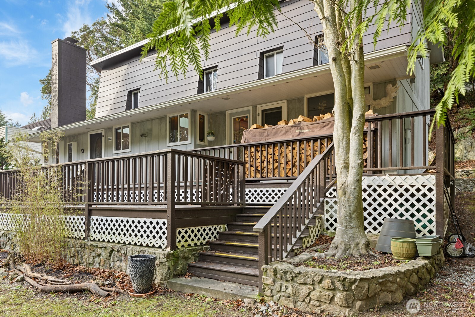 603 Shelter Bay Drive Property Photo 3