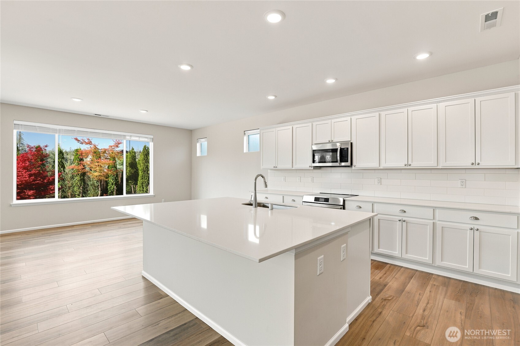 4437 Explorer Avenue Property Photo 4