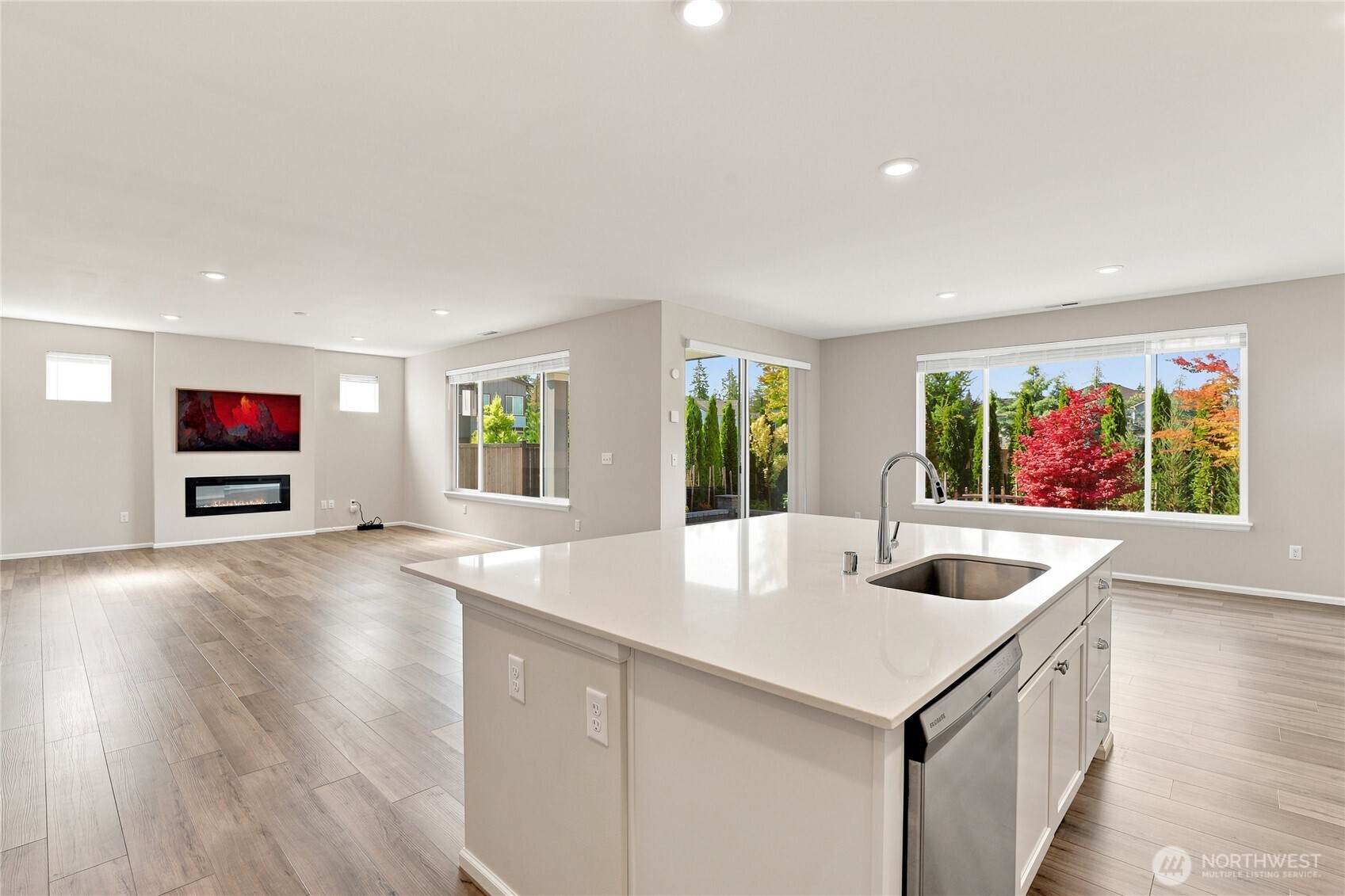 4437 Explorer Avenue Property Photo 6