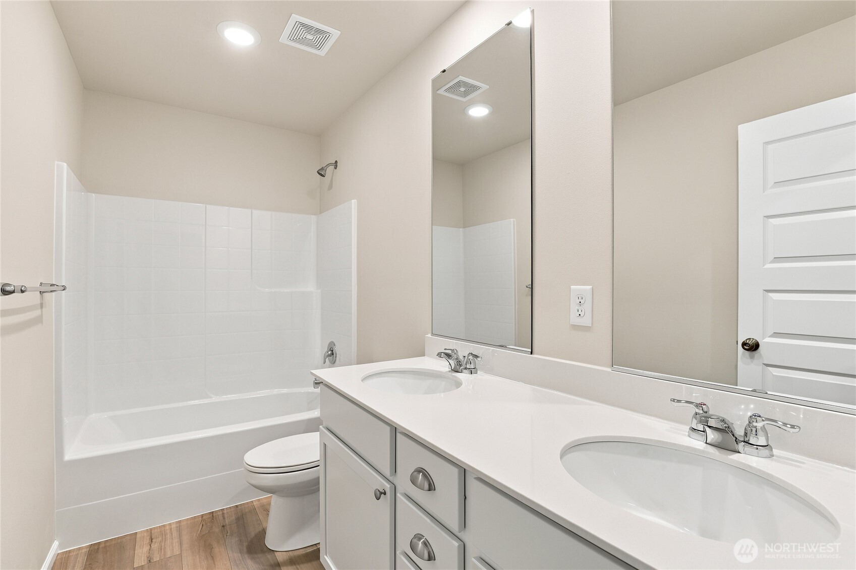 4437 Explorer Avenue Property Photo 15