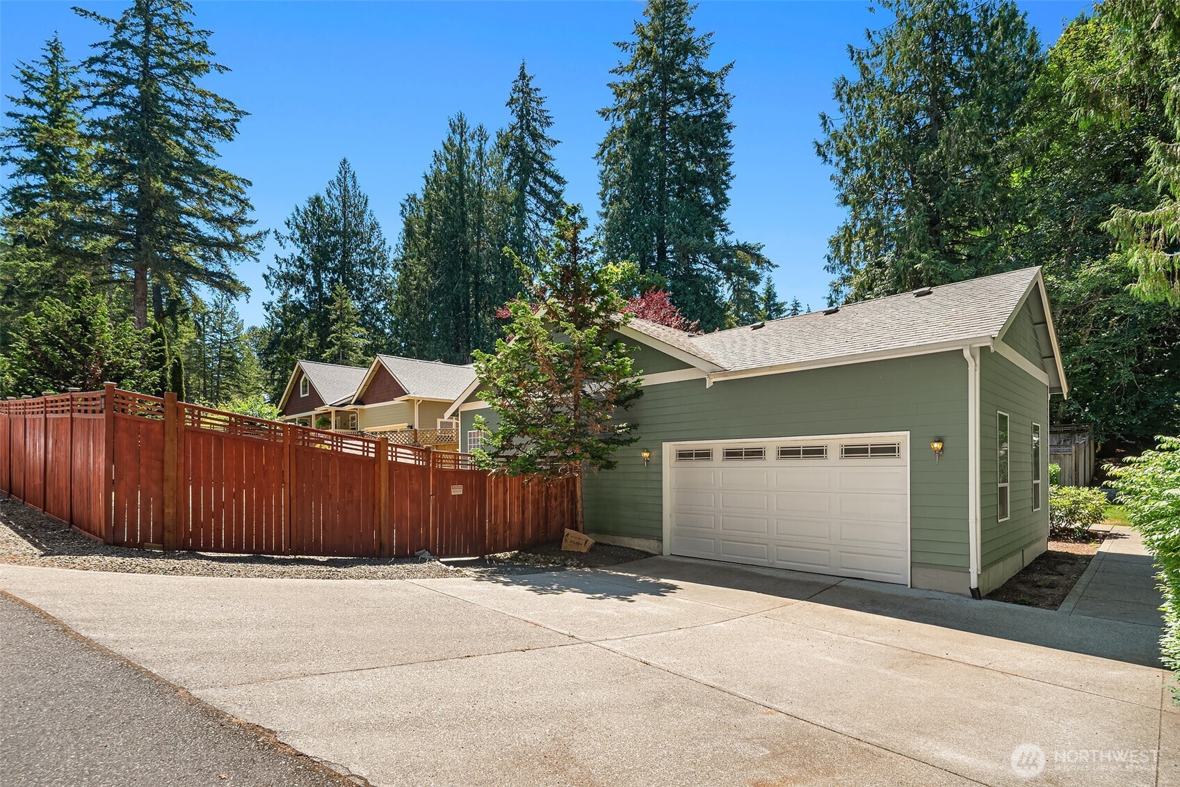 940 E Lakeshore Drive Property Photo 4