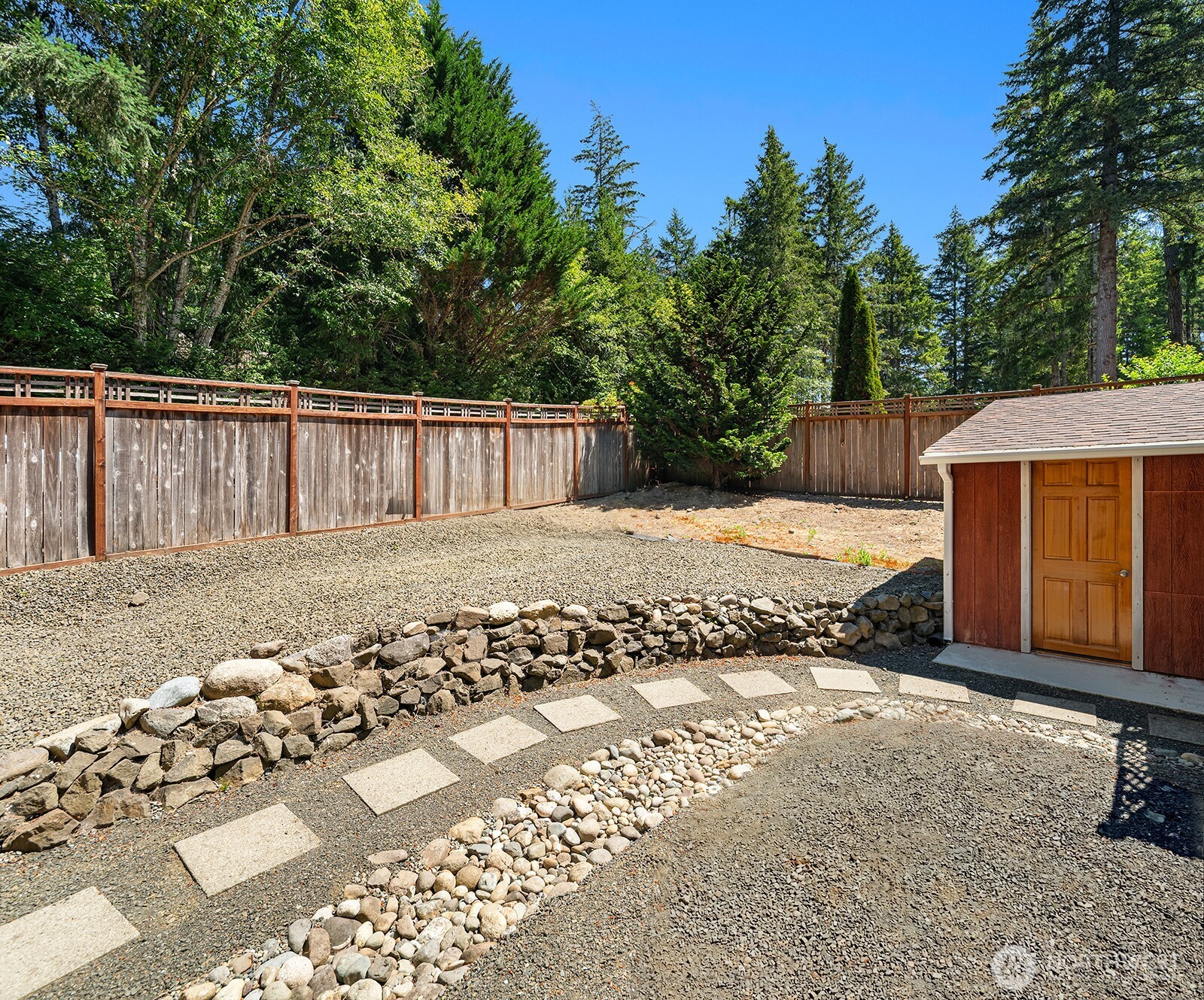 940 E Lakeshore Drive Property Photo 5