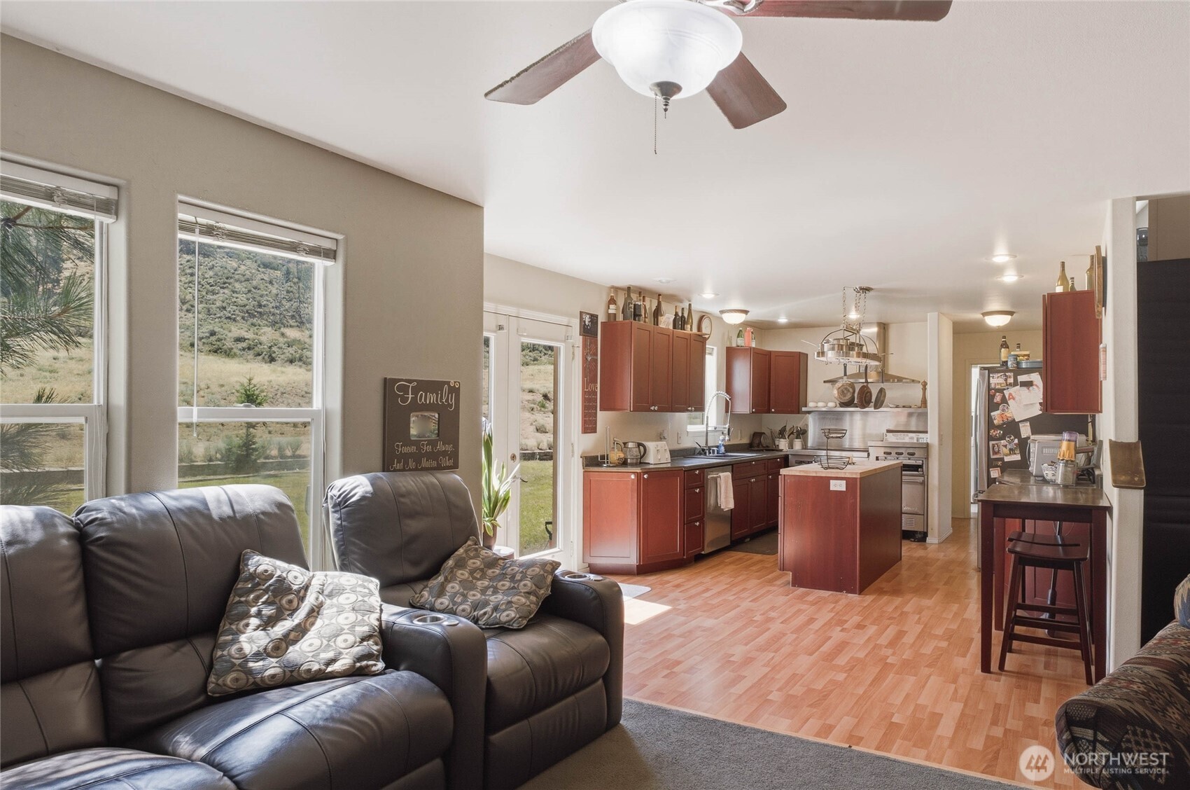 44 Crumbacher Road Property Photo 4