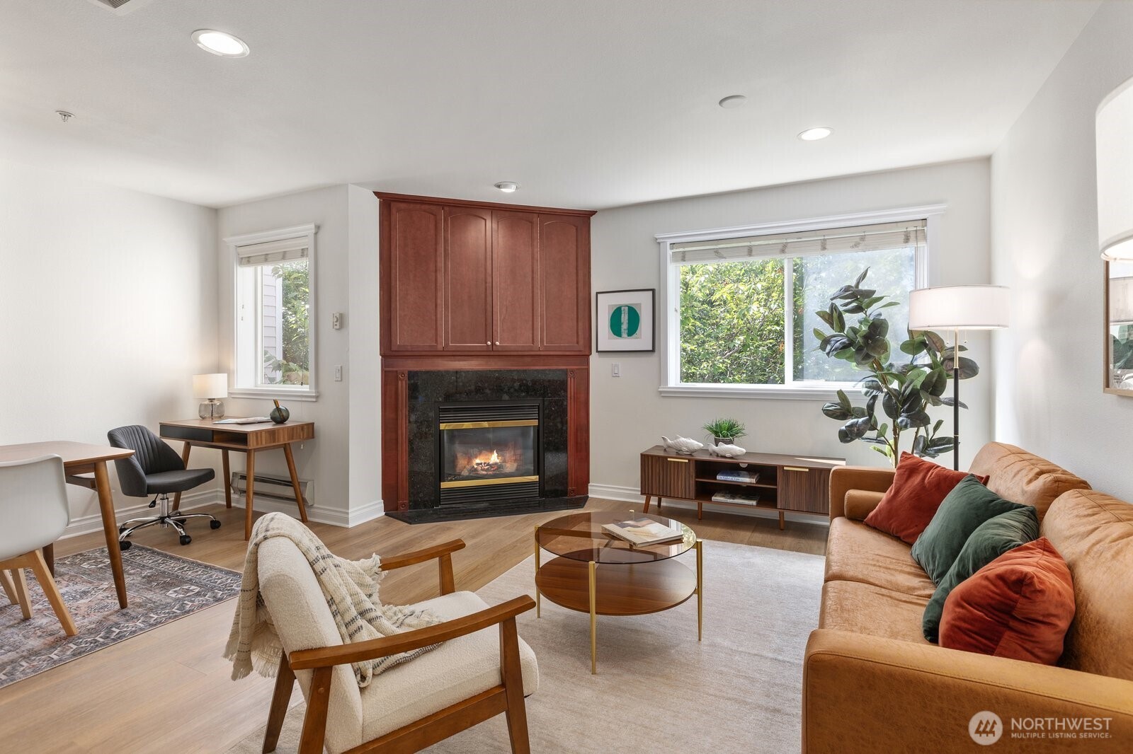717 E Denny Way 3a Property Photo 5