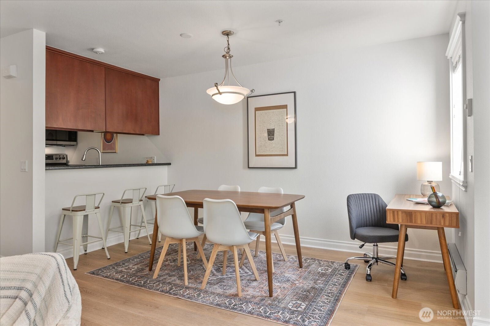 717 E Denny Way 3a Property Photo 7
