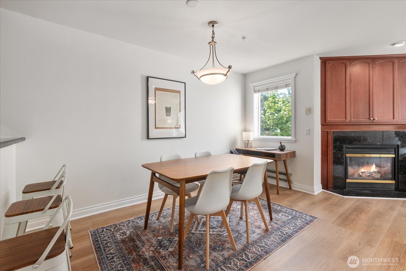 717 E Denny Way 3a Property Photo 8