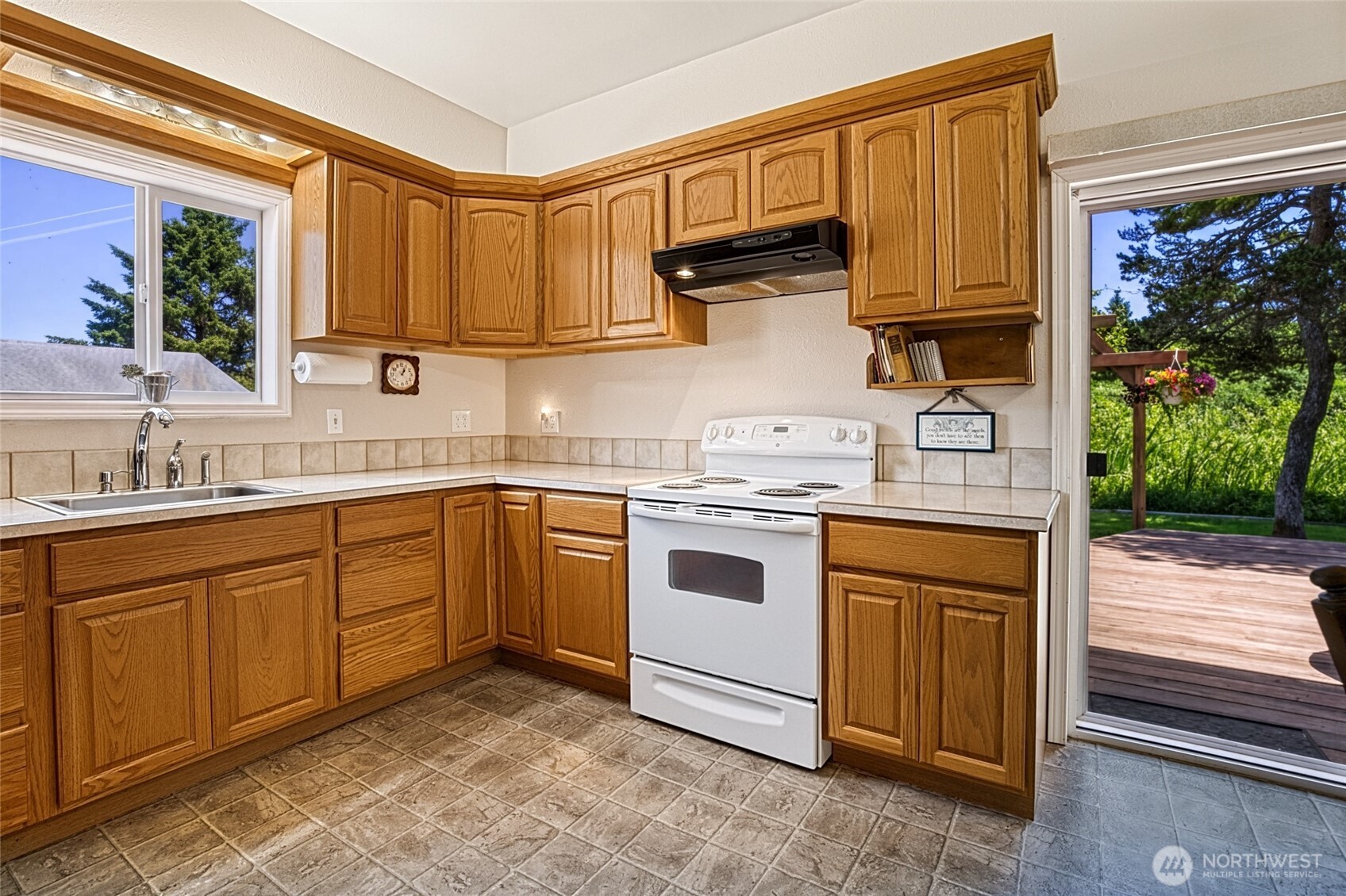 58 Oyehut Road Property Photo 6