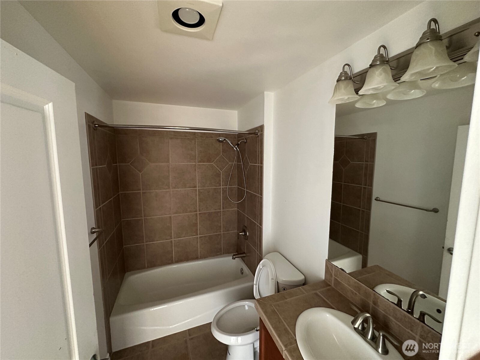 2424 S 41st Street B565 Property Photo 34
