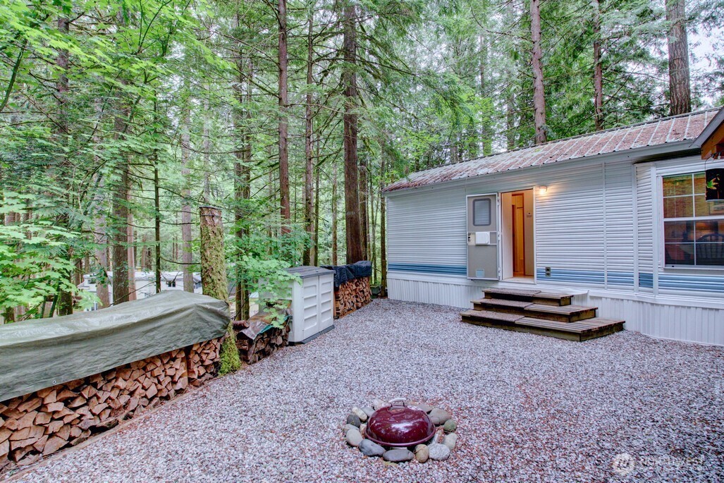57 Riverside Drive Property Photo 5