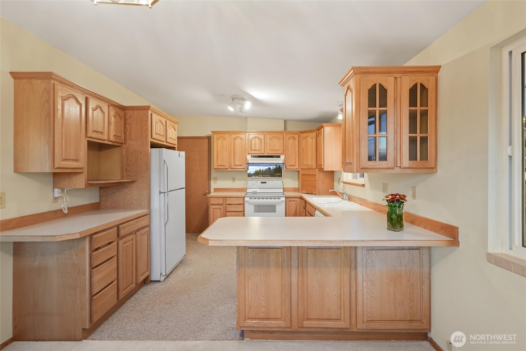 741 Hemlock Street Property Photo 7
