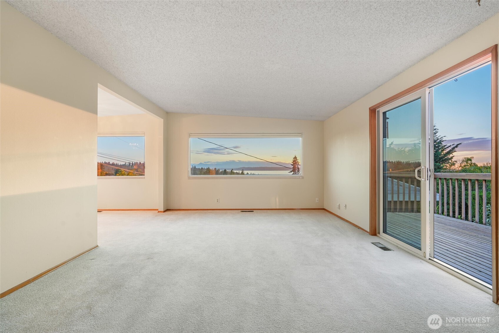 741 Hemlock Street Property Photo 16