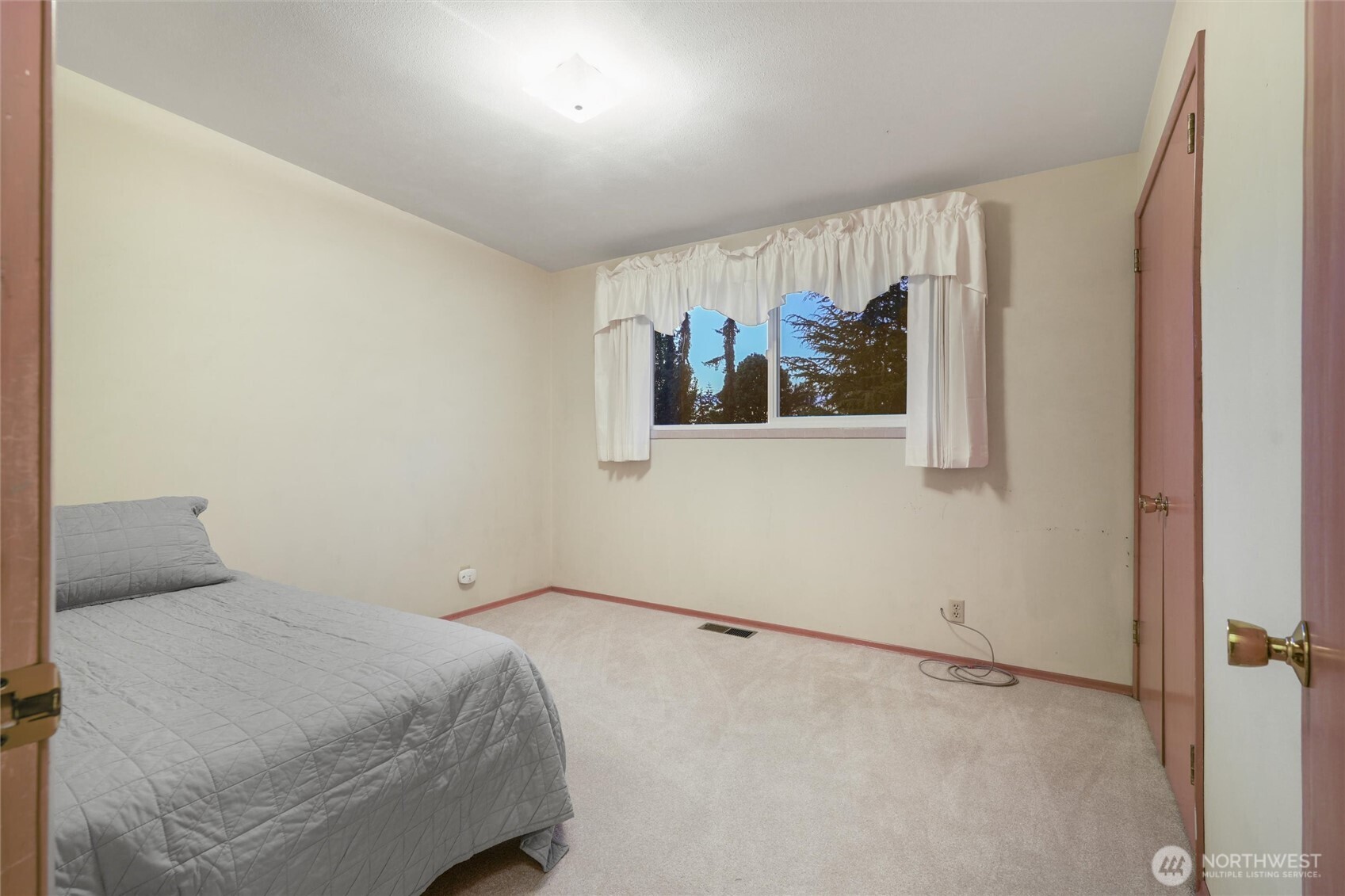 741 Hemlock Street Property Photo 24