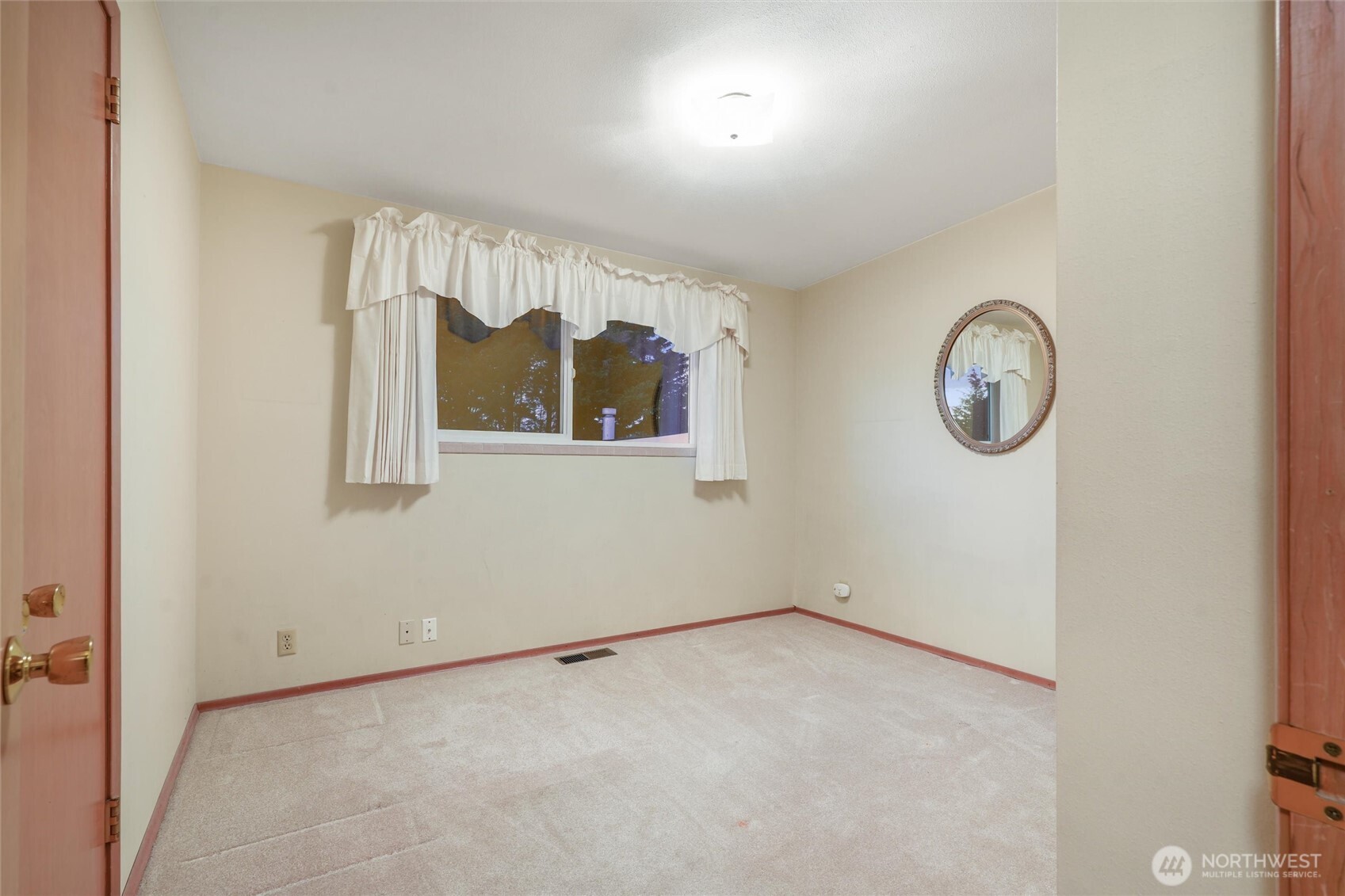 741 Hemlock Street Property Photo 25