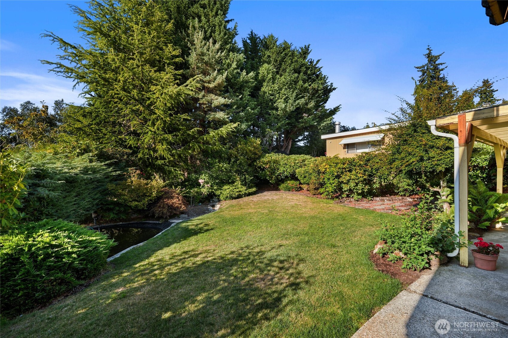 741 Hemlock Street Property Photo 32