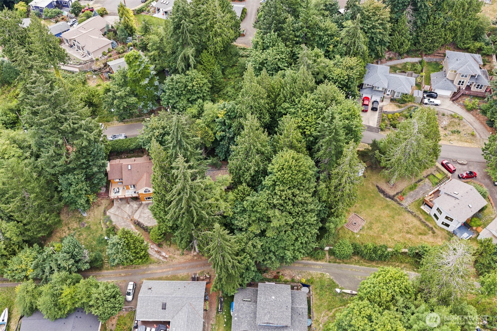 2334 Crestridge Drive Property Photo 3