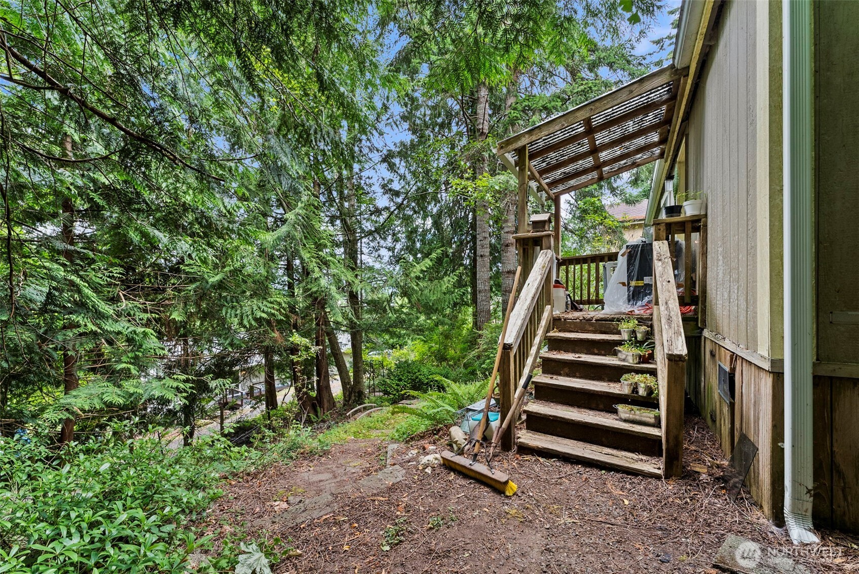 2334 Crestridge Drive Property Photo 8