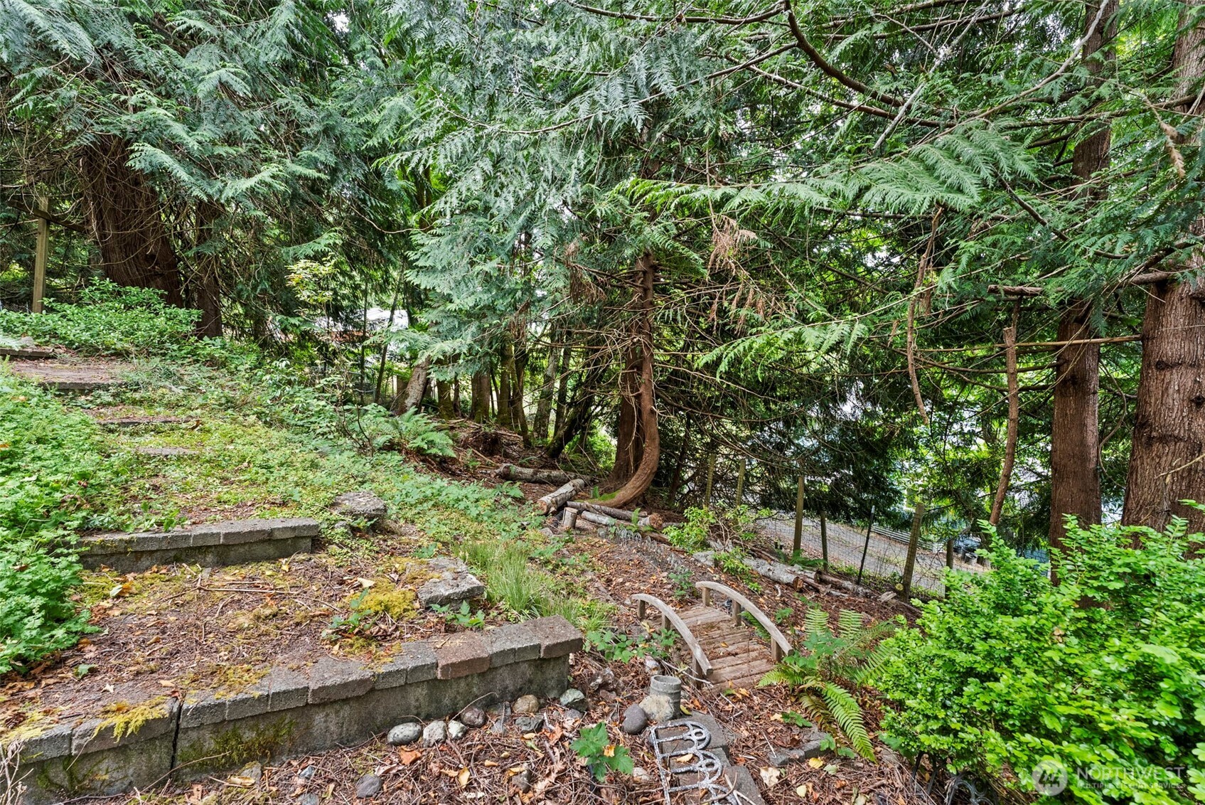 2334 Crestridge Drive Property Photo 11