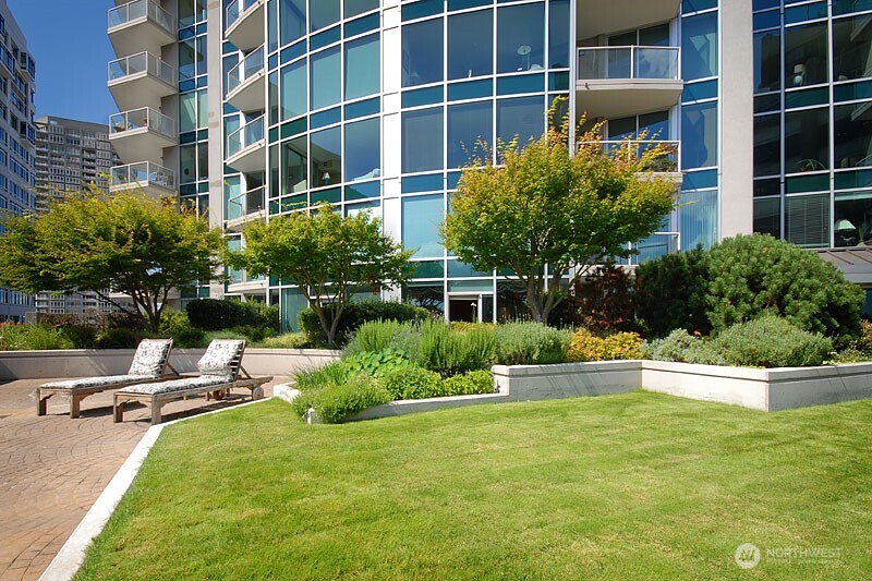 2000 1st Avenue 2504 Property Photo 35