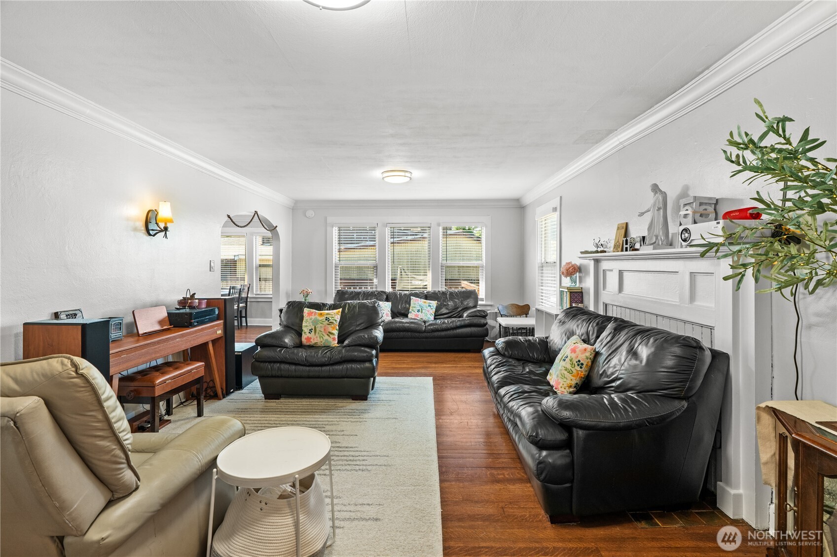 808 N Thornton Street Property Photo 3