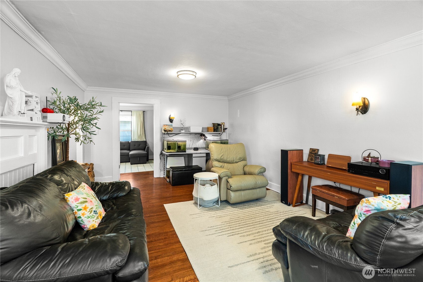 808 N Thornton Street Property Photo 4
