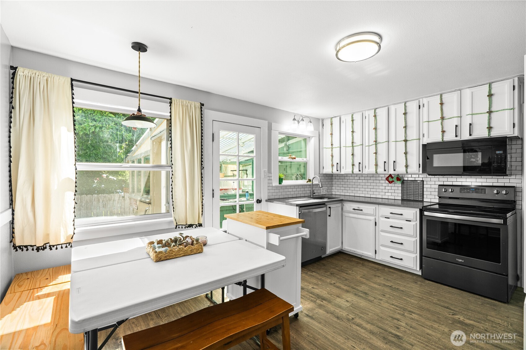 808 N Thornton Street Property Photo 11