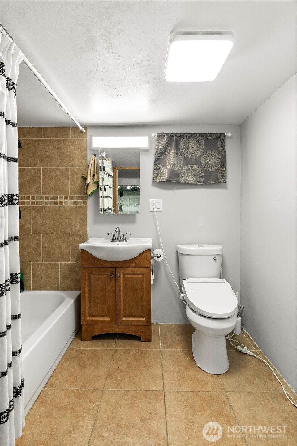 808 N Thornton Street Property Photo 24