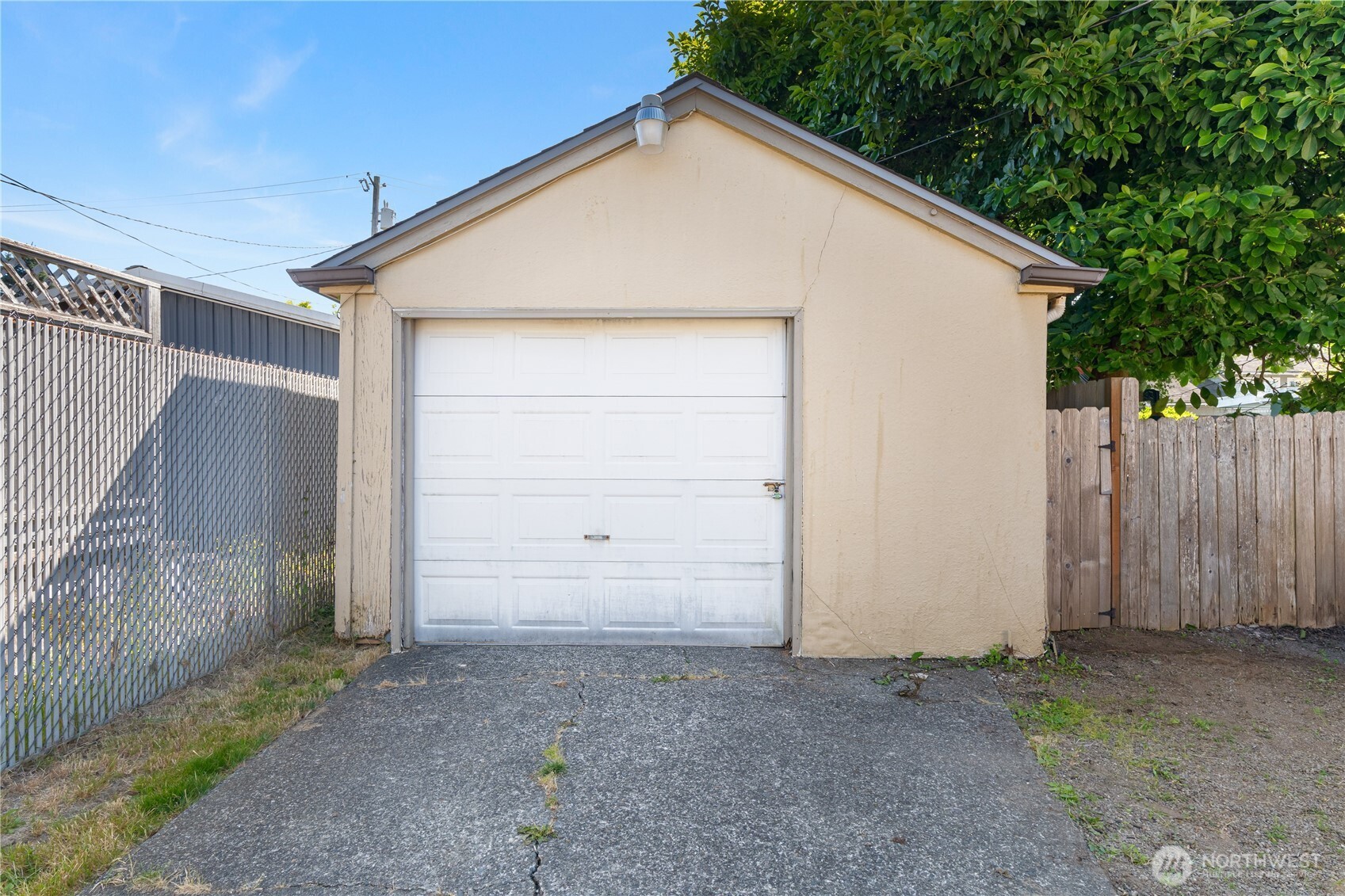 808 N Thornton Street Property Photo 31